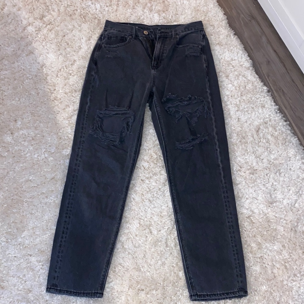 American Eagle High-Rise Mom Jeans